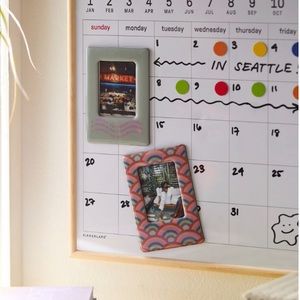 Set of two magnetic frames